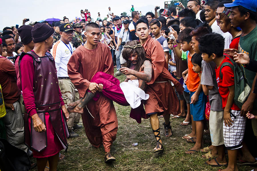 Philippines Easter Processions Crucifixions 28