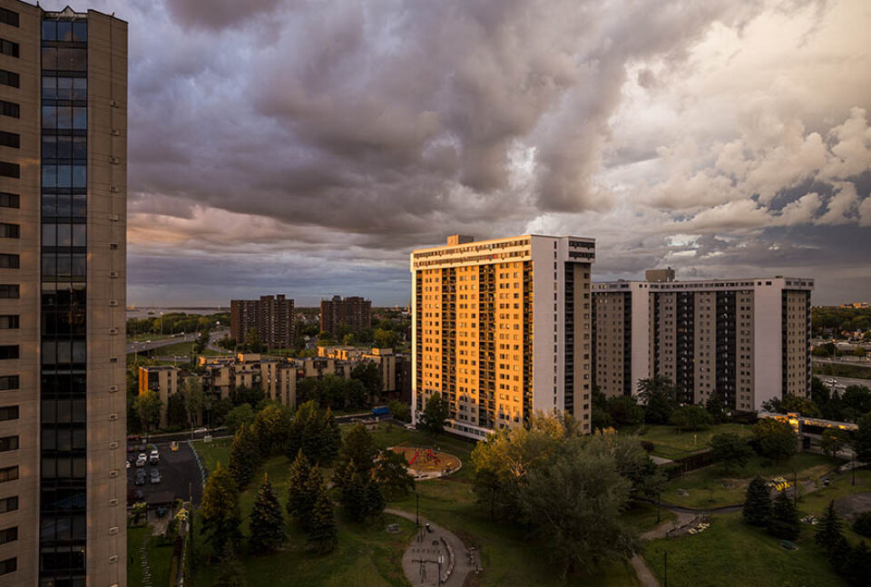 Longueuil condominiums moody sky