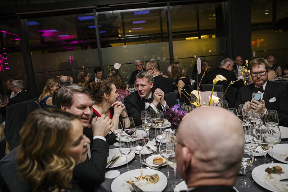 Gala dinner table guests