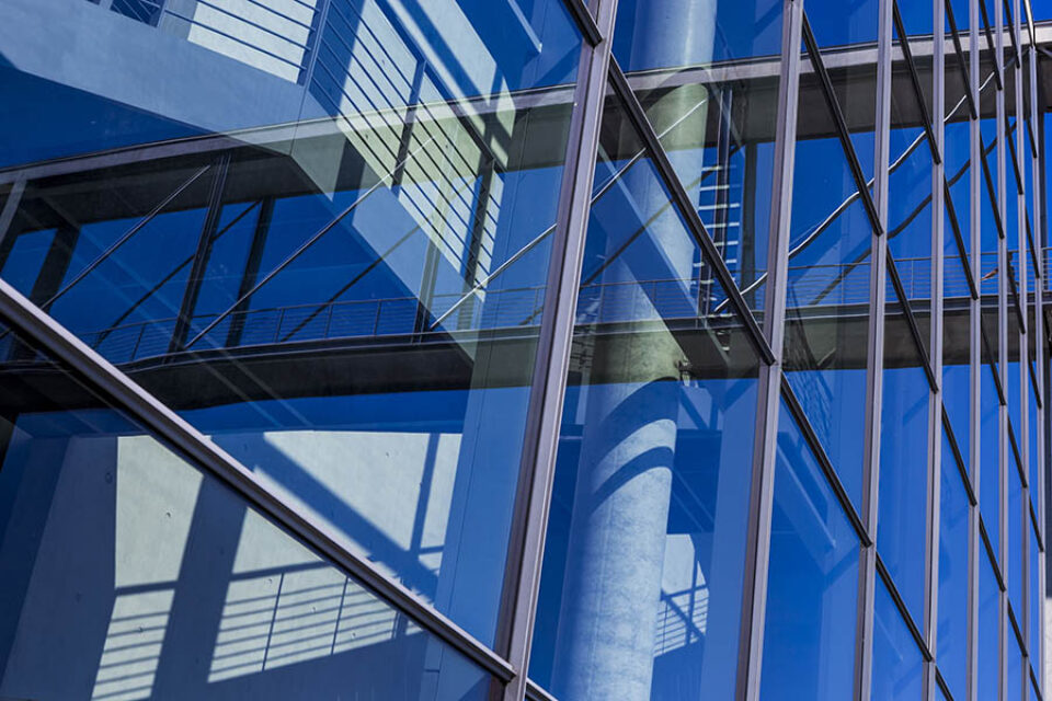 Paul Lobe Haus interior reflection