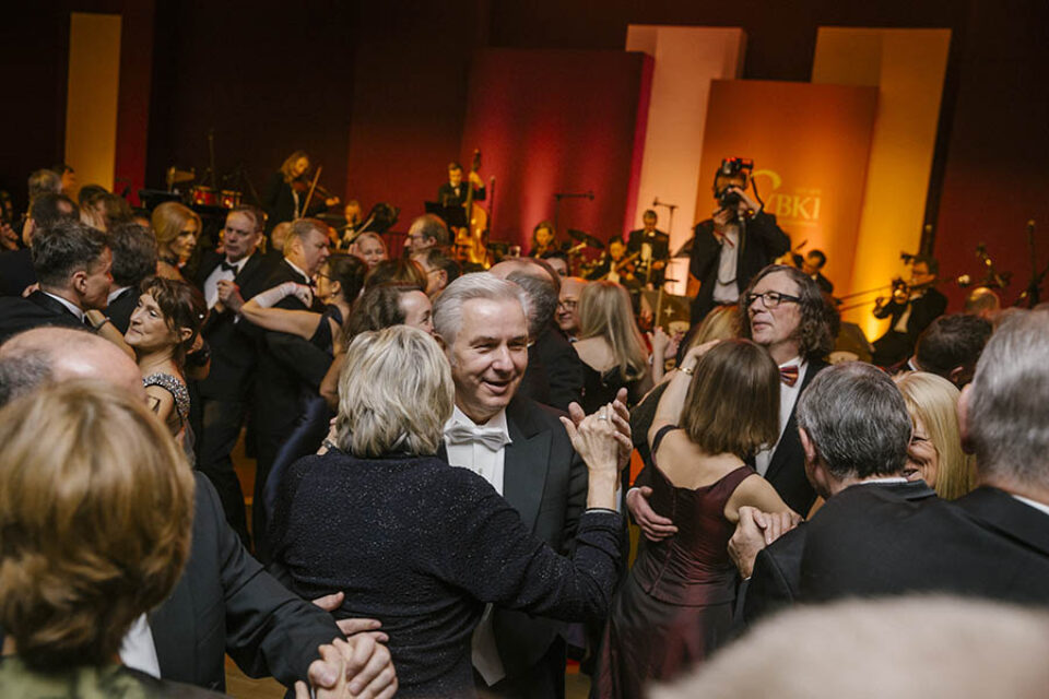 Berlin Event Photographer - Klaus Wowereit ballroom dancing