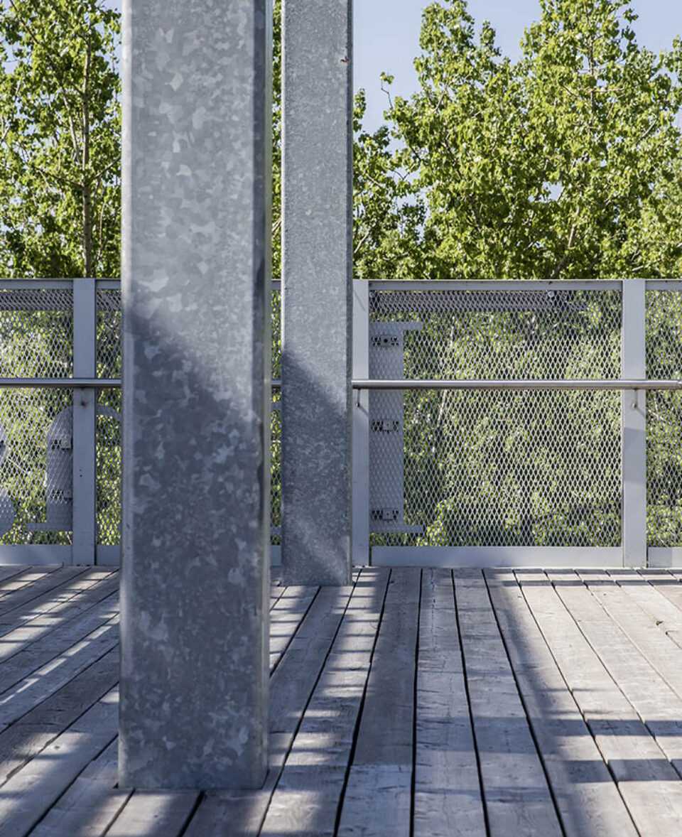 Platform detail, Passerelle Normandie, Longueuil