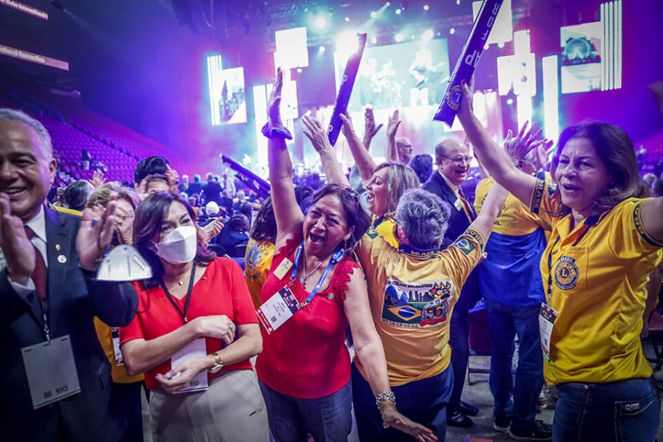 Delegates dancing at convention in Bell Centre