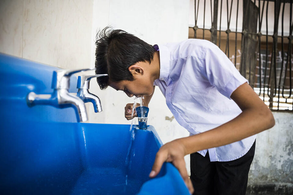 Drinking at a clean water station